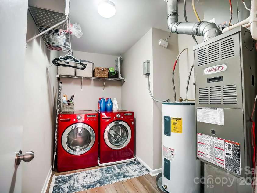 9704 Cayenne Drive, Charlotte, NC 28214.  MLS# CAR4241987, YatesRealty ID 5573. 