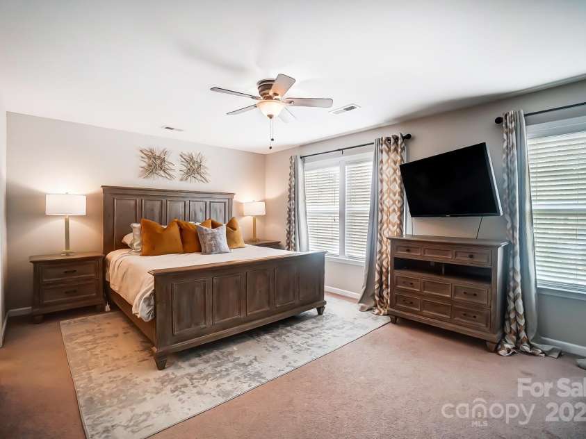 9704 Cayenne Drive, Charlotte, NC 28214.  MLS# CAR4241987, YatesRealty ID 5573. 