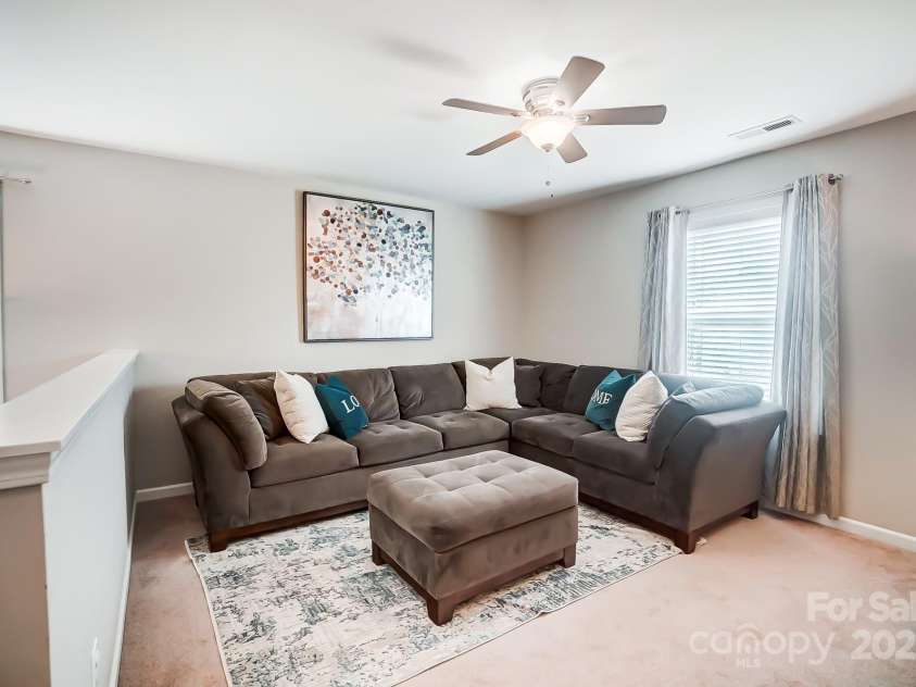 9704 Cayenne Drive, Charlotte, NC 28214.  MLS# CAR4241987, YatesRealty ID 5573. 