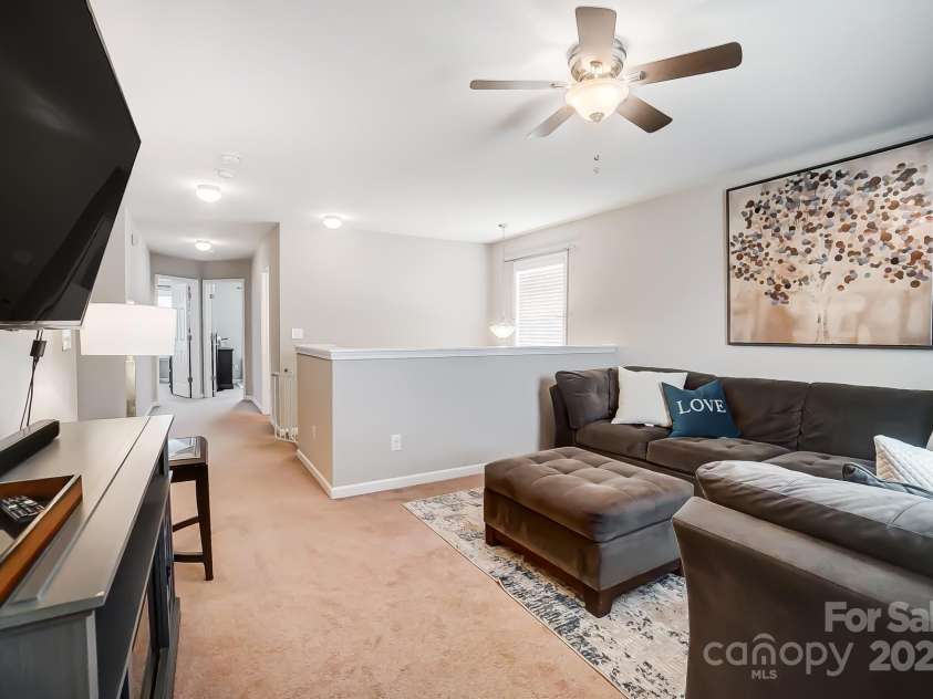 9704 Cayenne Drive, Charlotte, NC 28214.  MLS# CAR4241987, YatesRealty ID 5573. 