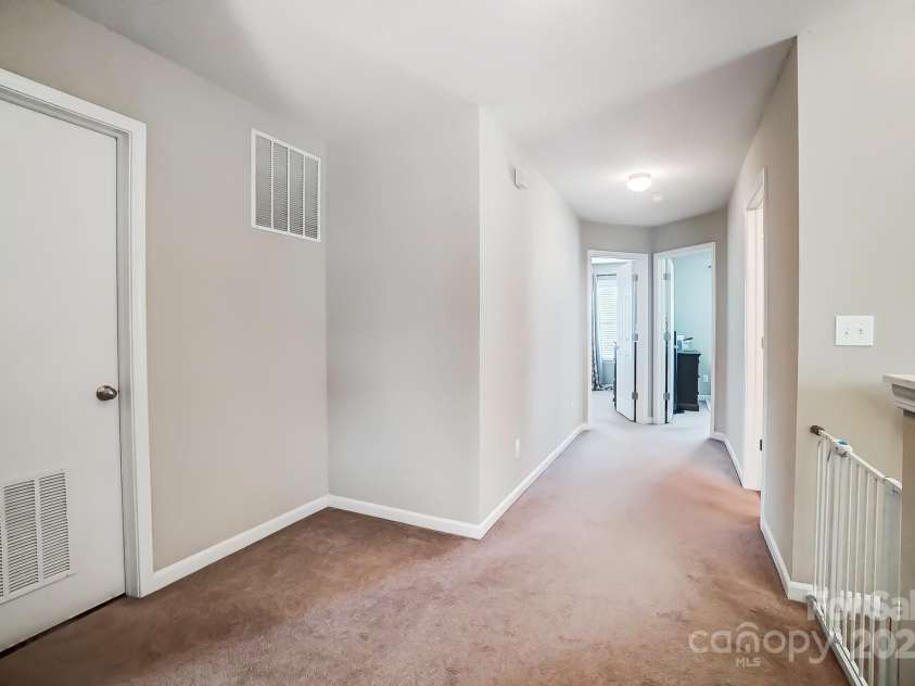 9704 Cayenne Drive, Charlotte, NC 28214.  MLS# CAR4241987, YatesRealty ID 5573. 