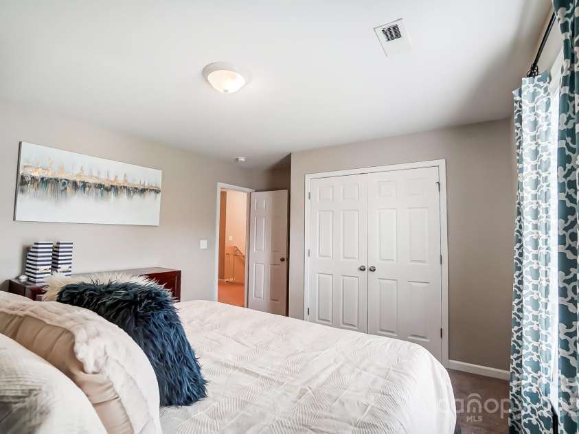 9704 Cayenne Drive, Charlotte, NC 28214.  MLS# CAR4241987, YatesRealty ID 5573. 