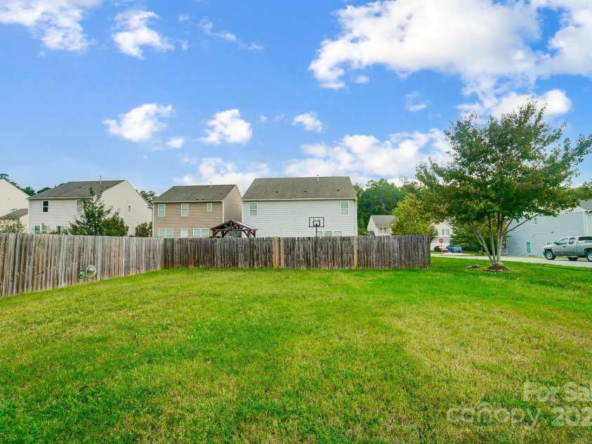 9704 Cayenne Drive, Charlotte, NC 28214.  MLS# CAR4241987, YatesRealty ID 5573. 