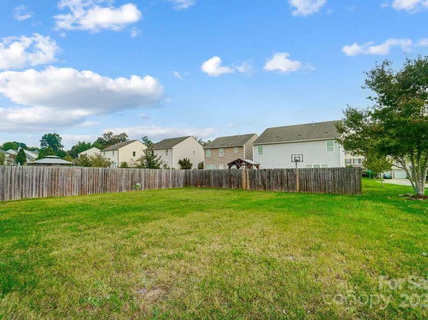 9704 Cayenne Drive, Charlotte, NC 28214.  MLS# CAR4241987, YatesRealty ID 5573. 