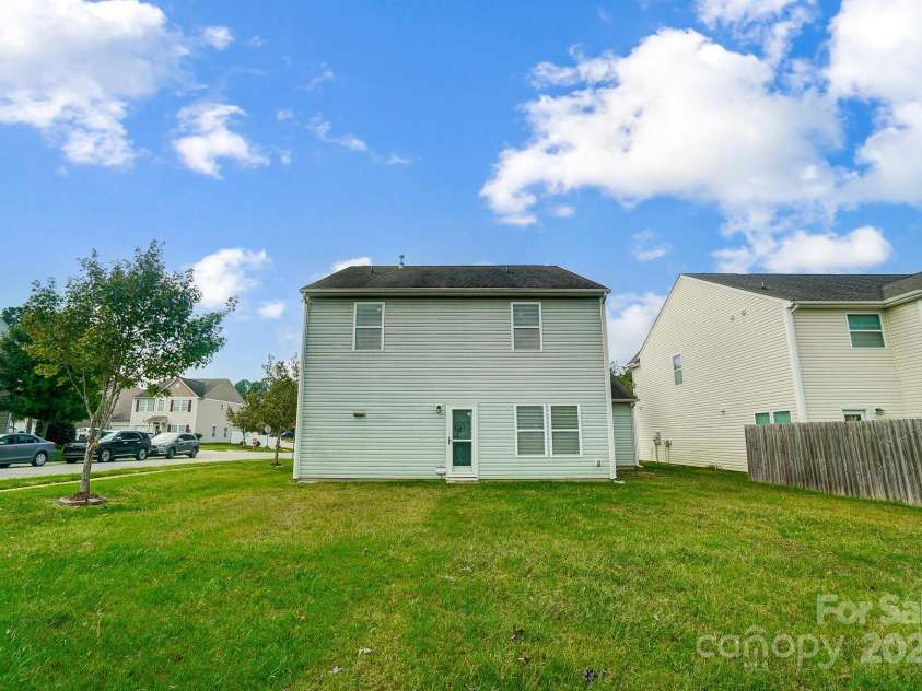 9704 Cayenne Drive, Charlotte, NC 28214.  MLS# CAR4241987, YatesRealty ID 5573. 