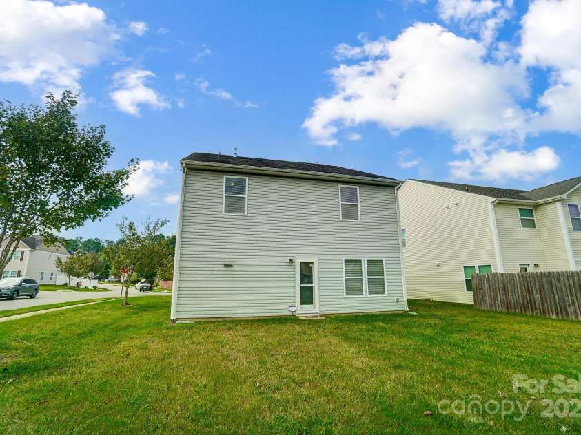 9704 Cayenne Drive, Charlotte, NC 28214.  MLS# CAR4241987, YatesRealty ID 5573. 