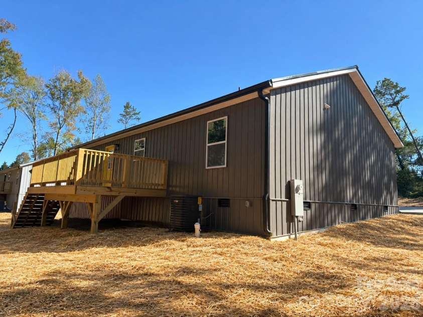 1176 Luciano Camilo Drive, Morganton, NC 28655.  MLS# CAR4428518, YatesRealty ID 55730. 