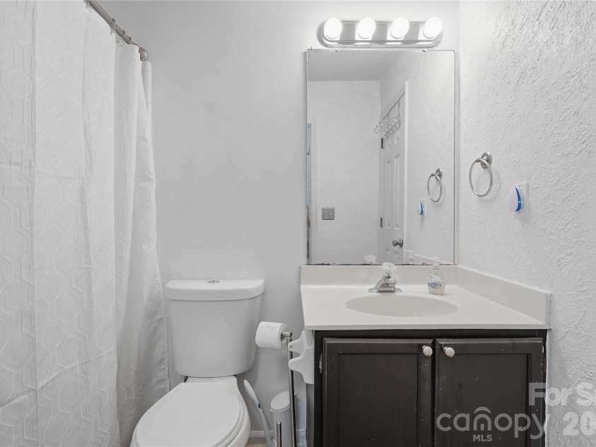 9678 Old Gate Drive, Charlotte, NC 28105.  MLS# CAR4429048, YatesRealty ID 55731. 