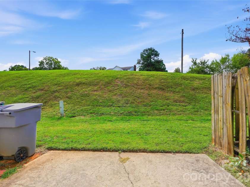 9678 Old Gate Drive, Charlotte, NC 28105.  MLS# CAR4429048, YatesRealty ID 55731. 