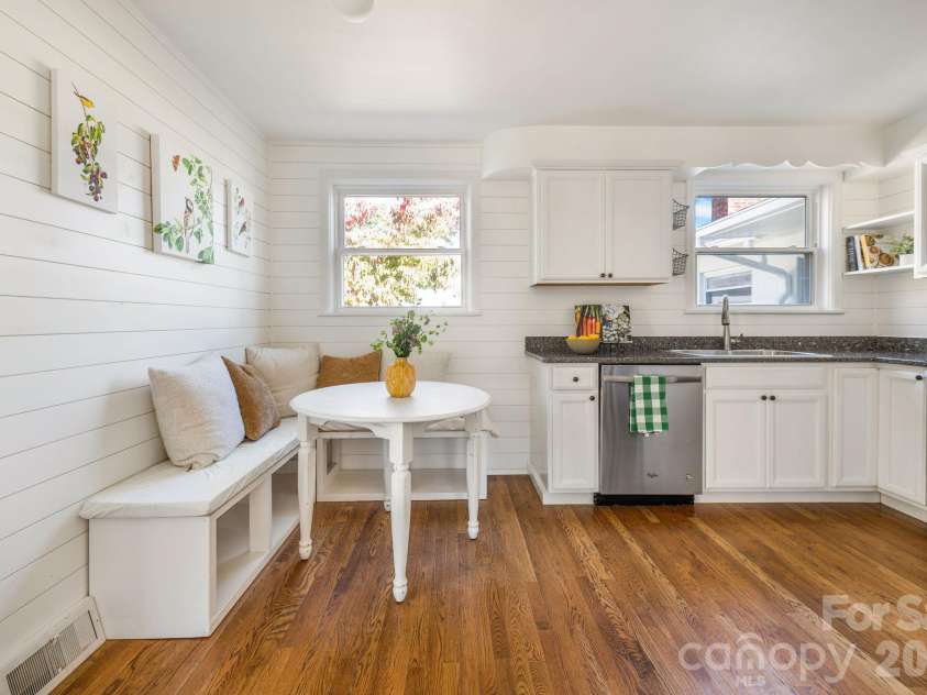 72 Fairfax Avenue, Asheville, NC 28806.  MLS# CAR4428977, YatesRealty ID 55732. 