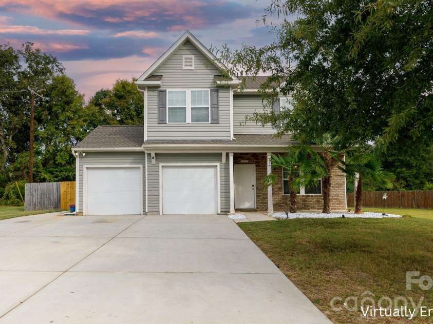 111 Austen Lakes Drive, York, SC 29745.  MLS# CAR4428398, YatesRealty ID 55734. 