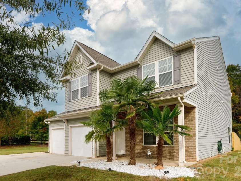 111 Austen Lakes Drive, York, SC 29745.  MLS# CAR4428398, YatesRealty ID 55734. 