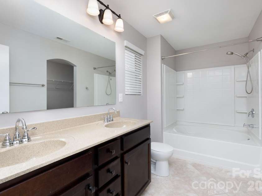 111 Austen Lakes Drive, York, SC 29745.  MLS# CAR4428398, YatesRealty ID 55734. 