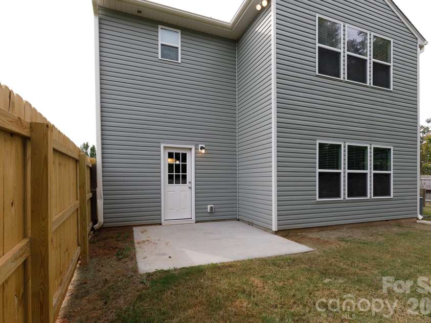 111 Austen Lakes Drive, York, SC 29745.  MLS# CAR4428398, YatesRealty ID 55734. 