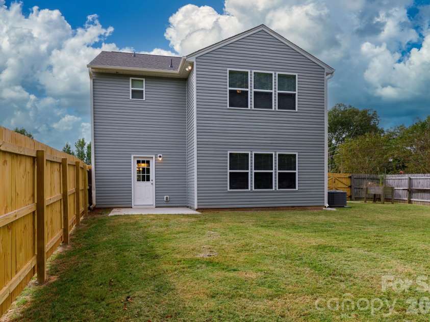 111 Austen Lakes Drive, York, SC 29745.  MLS# CAR4428398, YatesRealty ID 55734. 