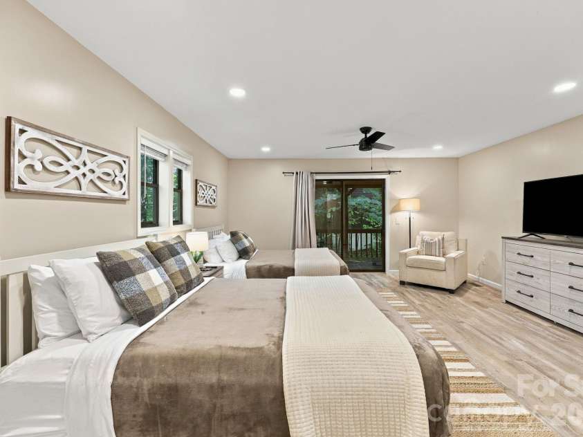 643 Timberline Drive, Maggie Valley, NC 28751.  MLS# CAR4428278, YatesRealty ID 55735. 
