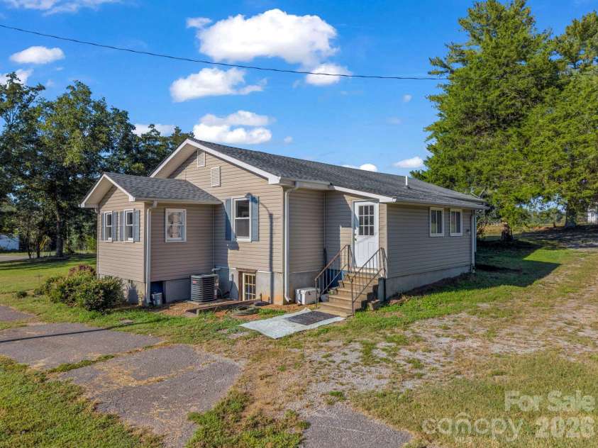923 Green Creek Drive, Columbus, NC 28722.  MLS# CAR4426604, YatesRealty ID 55736. 
