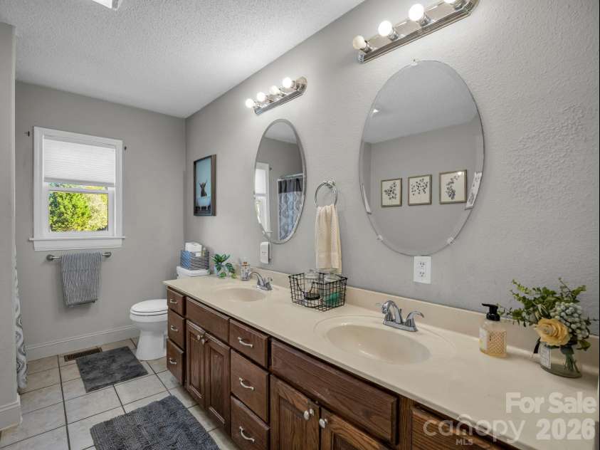 923 Green Creek Drive, Columbus, NC 28722.  MLS# CAR4426604, YatesRealty ID 55736. 