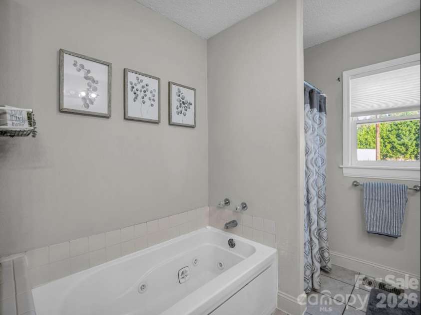 923 Green Creek Drive, Columbus, NC 28722.  MLS# CAR4426604, YatesRealty ID 55736. 