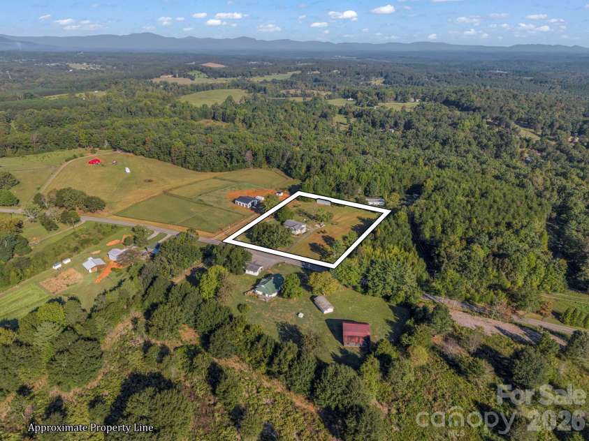 923 Green Creek Drive, Columbus, NC 28722.  MLS# CAR4426604, YatesRealty ID 55736. 