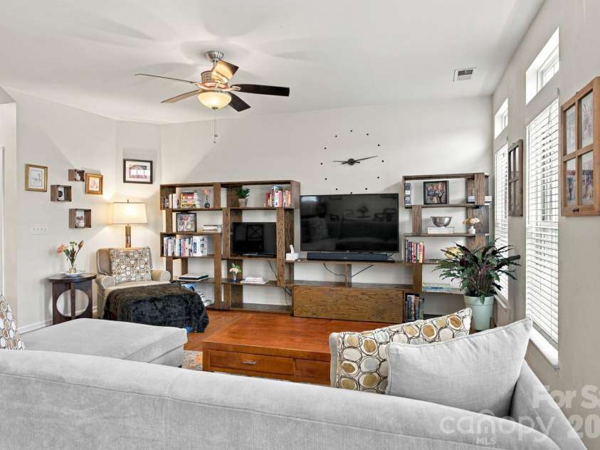 409 Armour Street, Davidson, NC 28036.  MLS# CAR4426934, YatesRealty ID 55738. 