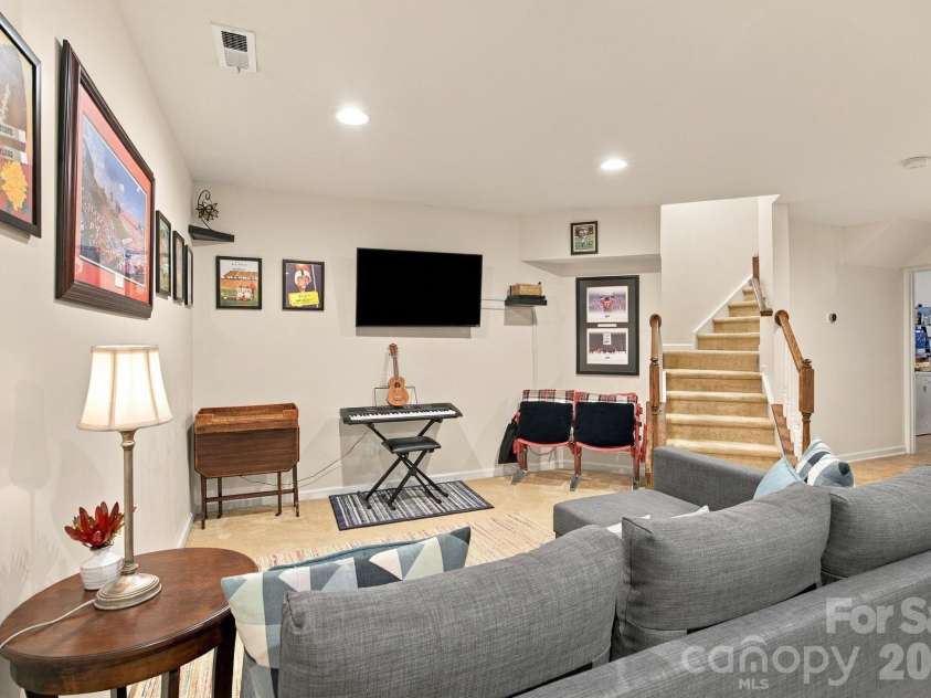 409 Armour Street, Davidson, NC 28036.  MLS# CAR4426934, YatesRealty ID 55738. 