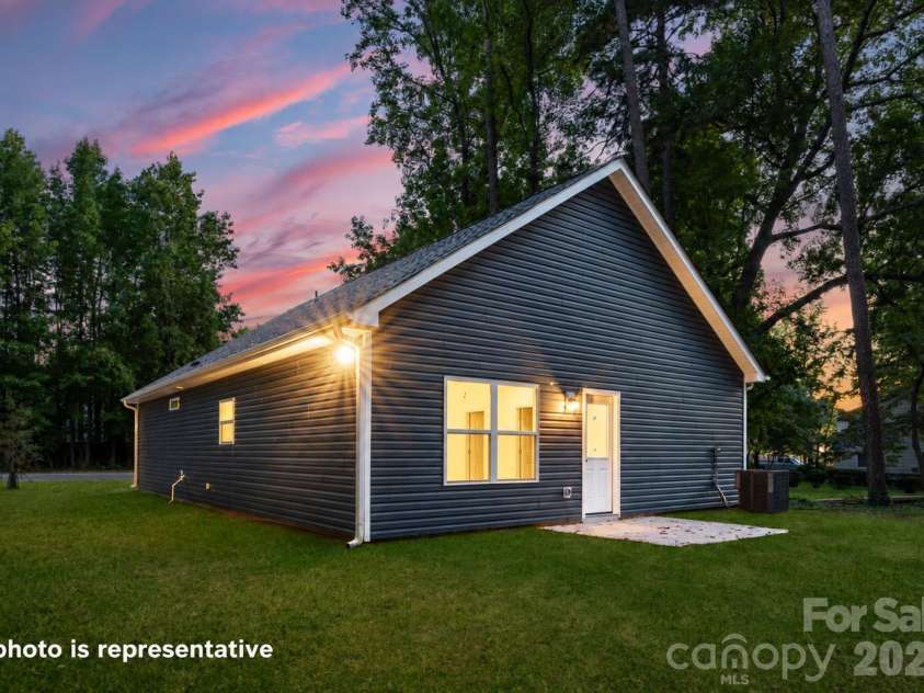 2712 Glendale Avenue, Kannapolis, NC 28081.  MLS# CAR4425555, YatesRealty ID 55739. 