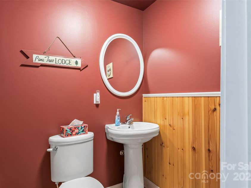 1815 Waterford Way, Morganton, NC 28655.  MLS# CAR4235599, YatesRealty ID 5574. 