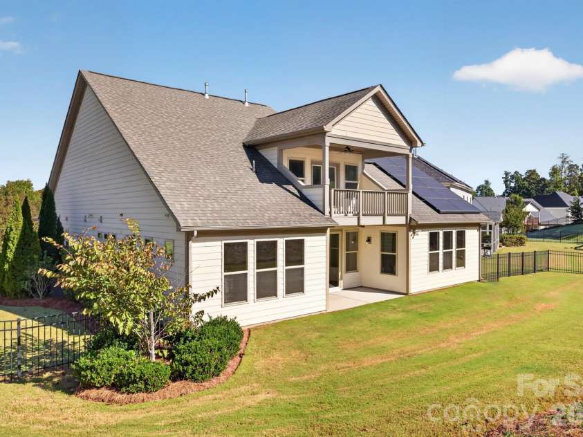 10537 Black Locust Lane, Charlotte, NC 28215.  MLS# CAR4424736, YatesRealty ID 55742. 