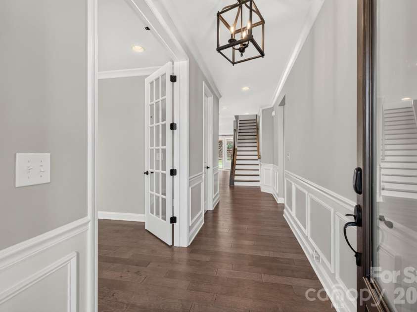10537 Black Locust Lane, Charlotte, NC 28215.  MLS# CAR4424736, YatesRealty ID 55742. 