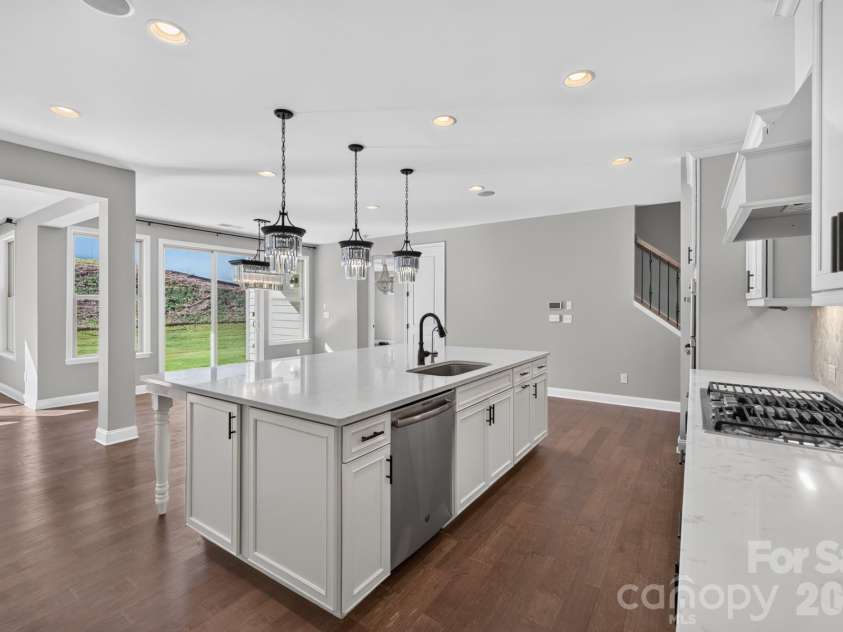 10537 Black Locust Lane, Charlotte, NC 28215.  MLS# CAR4424736, YatesRealty ID 55742. 