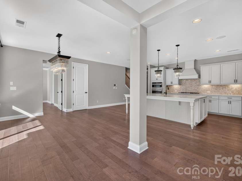 10537 Black Locust Lane, Charlotte, NC 28215.  MLS# CAR4424736, YatesRealty ID 55742. 