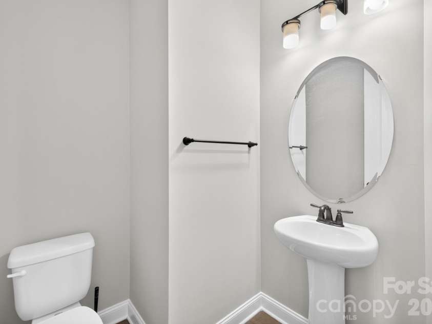 10537 Black Locust Lane, Charlotte, NC 28215.  MLS# CAR4424736, YatesRealty ID 55742. 