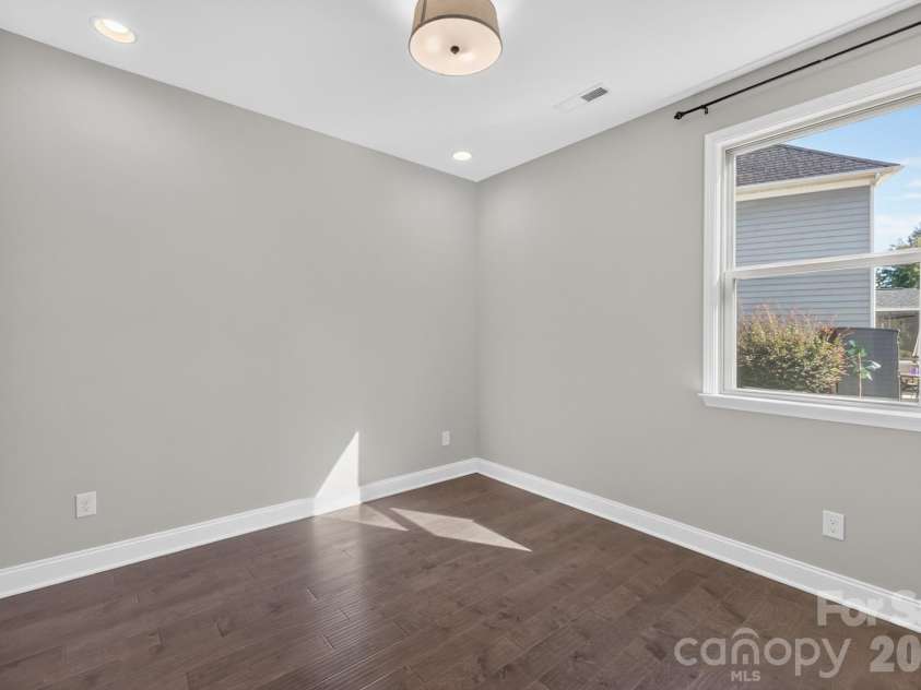 10537 Black Locust Lane, Charlotte, NC 28215.  MLS# CAR4424736, YatesRealty ID 55742. 