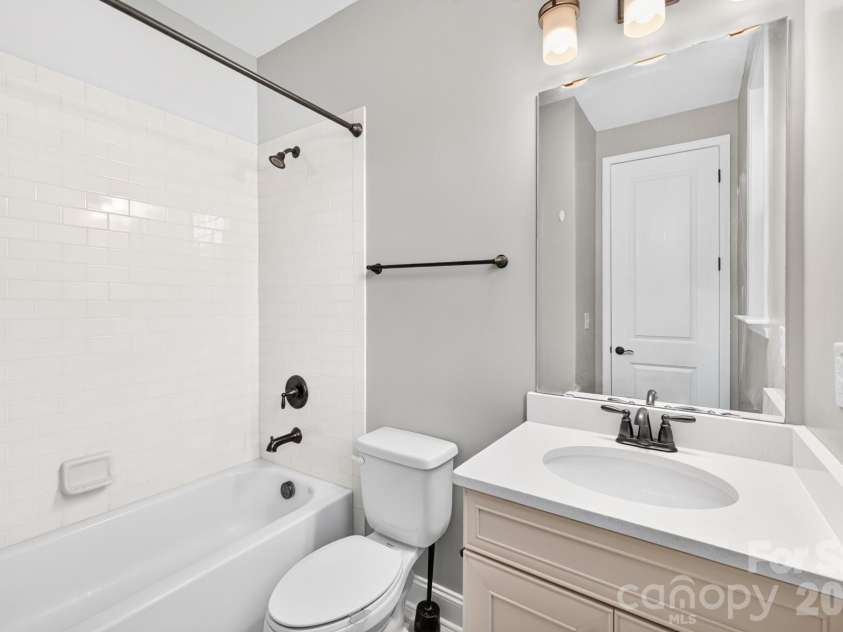 10537 Black Locust Lane, Charlotte, NC 28215.  MLS# CAR4424736, YatesRealty ID 55742. 