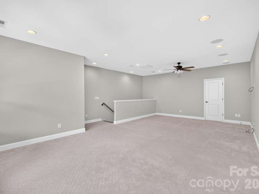10537 Black Locust Lane, Charlotte, NC 28215.  MLS# CAR4424736, YatesRealty ID 55742. 