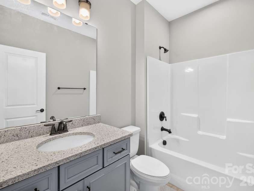 10537 Black Locust Lane, Charlotte, NC 28215.  MLS# CAR4424736, YatesRealty ID 55742. 