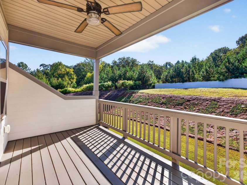 10537 Black Locust Lane, Charlotte, NC 28215.  MLS# CAR4424736, YatesRealty ID 55742. 