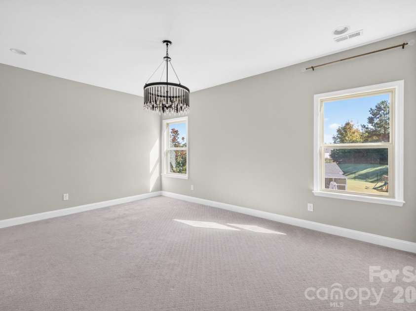 10537 Black Locust Lane, Charlotte, NC 28215.  MLS# CAR4424736, YatesRealty ID 55742. 