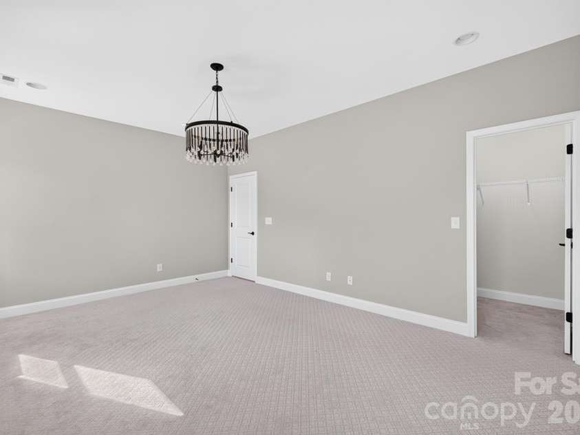 10537 Black Locust Lane, Charlotte, NC 28215.  MLS# CAR4424736, YatesRealty ID 55742. 