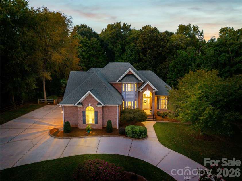 131 Summerfield Court, Lake Wylie, SC 29710.  MLS# CAR4422916, YatesRealty ID 55745. 