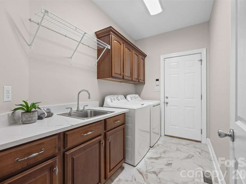 131 Summerfield Court, Lake Wylie, SC 29710.  MLS# CAR4422916, YatesRealty ID 55745. 