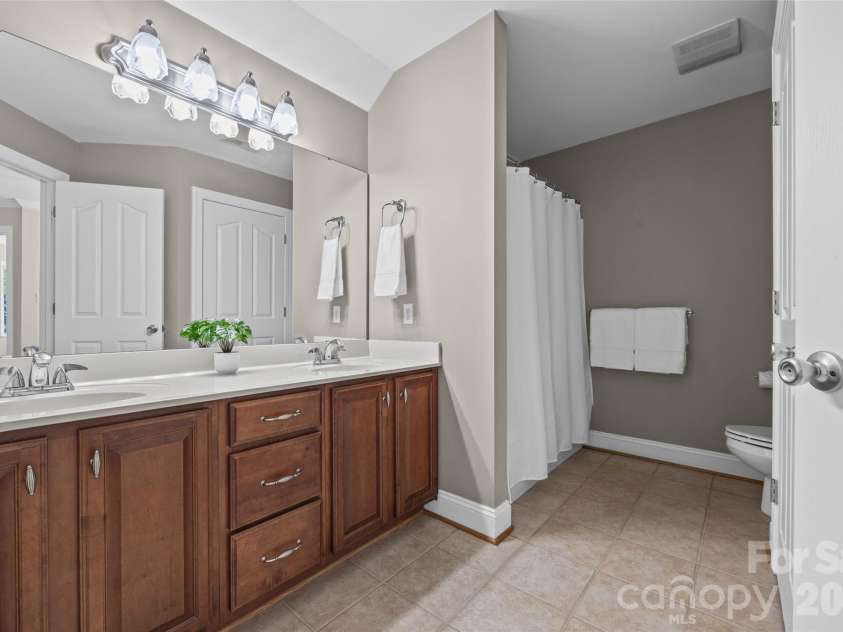 131 Summerfield Court, Lake Wylie, SC 29710.  MLS# CAR4422916, YatesRealty ID 55745. 