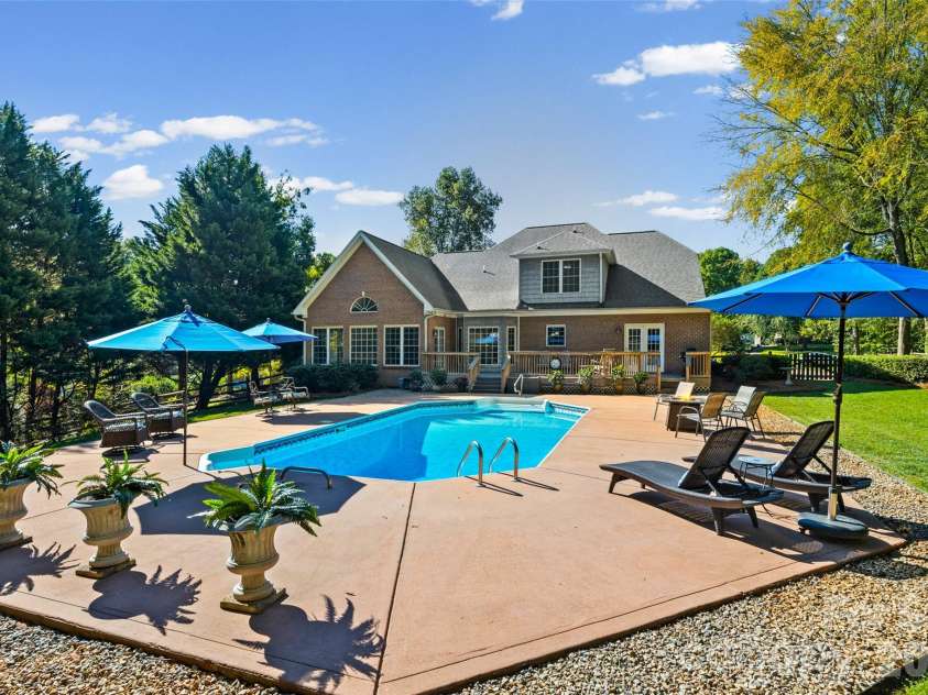 131 Summerfield Court, Lake Wylie, SC 29710.  MLS# CAR4422916, YatesRealty ID 55745. 