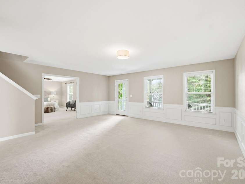 5409 Cotton Top Court, Waxhaw, NC 28173.  MLS# CAR4432664, YatesRealty ID 55748. Huge loft area