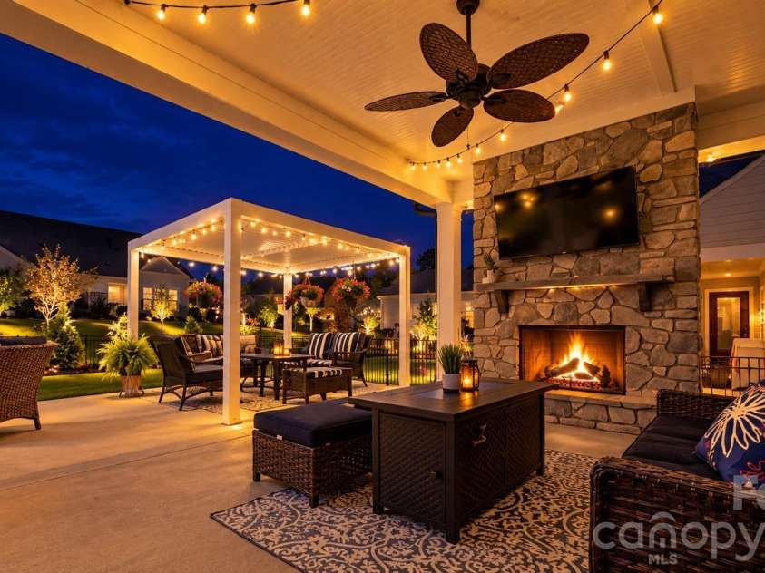2419 Paddlers Cove Drive, Clover, SC 29710.  MLS# CAR4417479, YatesRealty ID 55749. 
