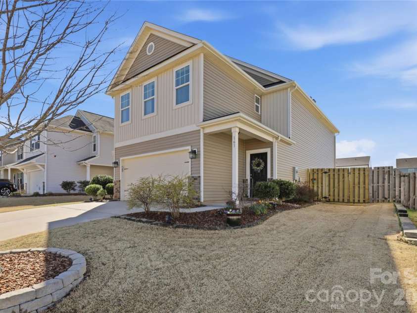 161 Hidden Lakes Road, Statesville, NC 28677.  MLS# CAR4351997, YatesRealty ID 5575. 