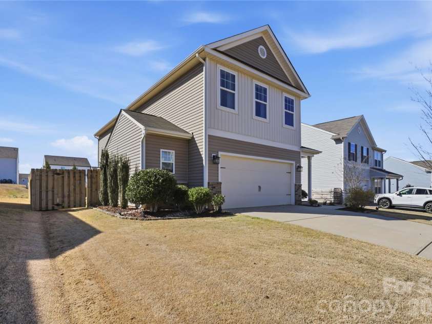 161 Hidden Lakes Road, Statesville, NC 28677.  MLS# CAR4351997, YatesRealty ID 5575. 