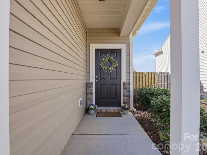 161 Hidden Lakes Road, Statesville, NC 28677.  MLS# CAR4351997, YatesRealty ID 5575. 