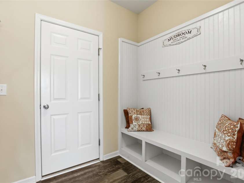 161 Hidden Lakes Road, Statesville, NC 28677.  MLS# CAR4351997, YatesRealty ID 5575. 